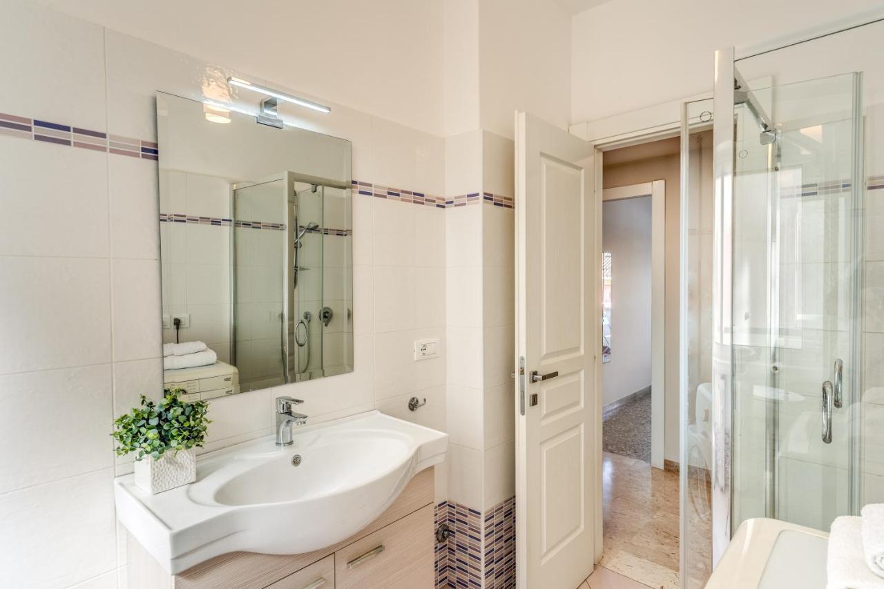 Holydom71 Apartment Roma Ngoại thất bức ảnh